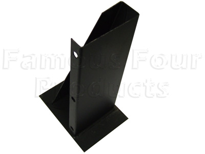 SWB Rear of Fuel Tank Outrigger