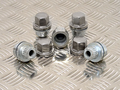Locking Wheel Nut Kit for 4 Alloy Wheels Only