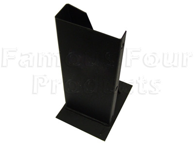 SWB Rear of Fuel Tank Outrigger