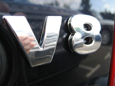 "V8" Chrome-effect Lettering