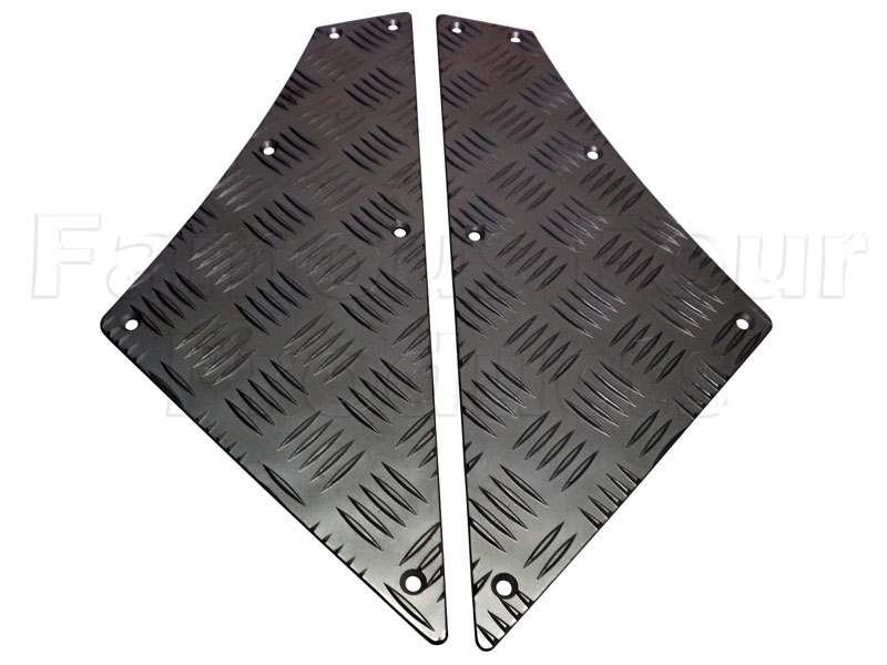 110 Chequerplate Rear of Rear Side Door Lower Quadrant Protectors